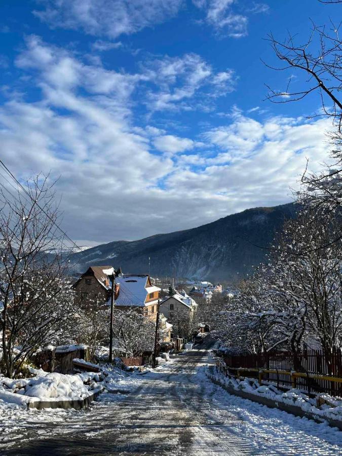 Na Velykim Yaremche Exterior foto